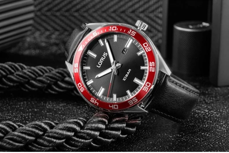 Orë dore për meshkuj Lorus, e zezë