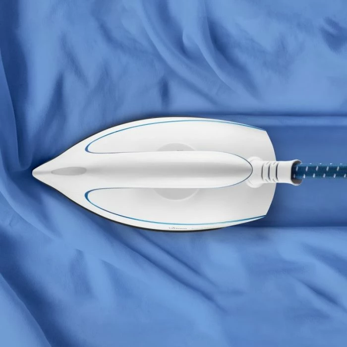 Stacion hekurosjeje me avull UFESA Aqua Steam MPN 80205362 2400W, 6 bar, rezervuar 1.5L, blu/bardhë