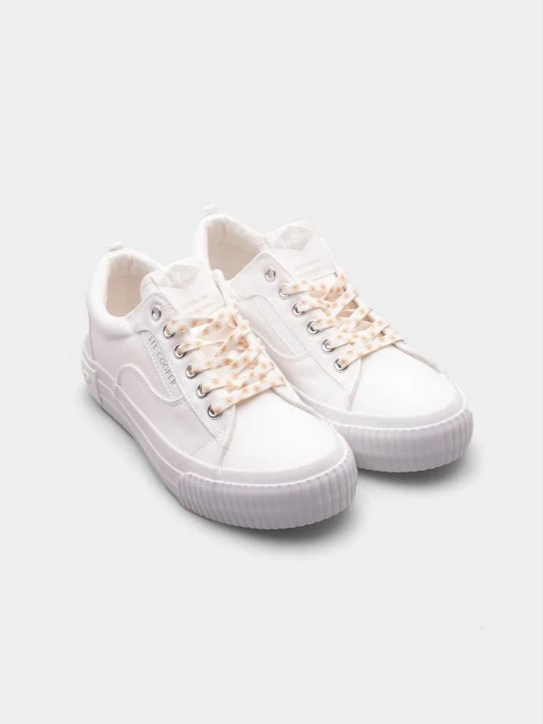 Atlete për femra Lee Cooper, të bardha