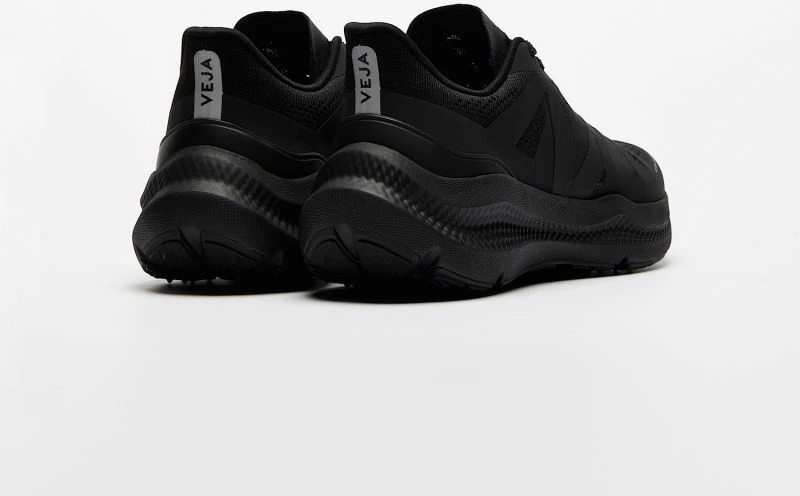 Atlete vrapimi për meshkuj Veja, të zeza