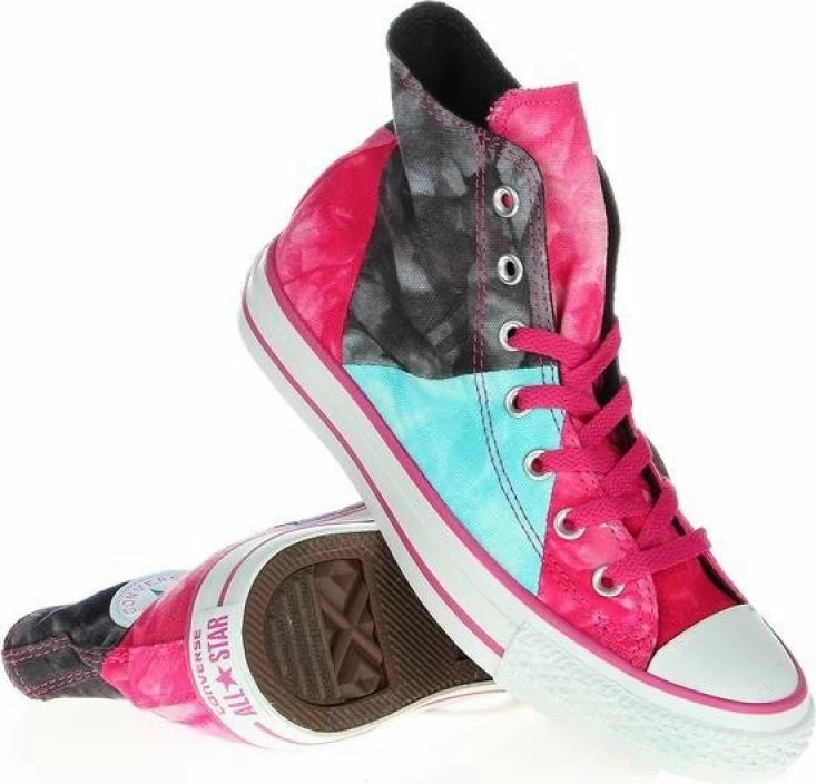 Atlete Converse femra, multipanel