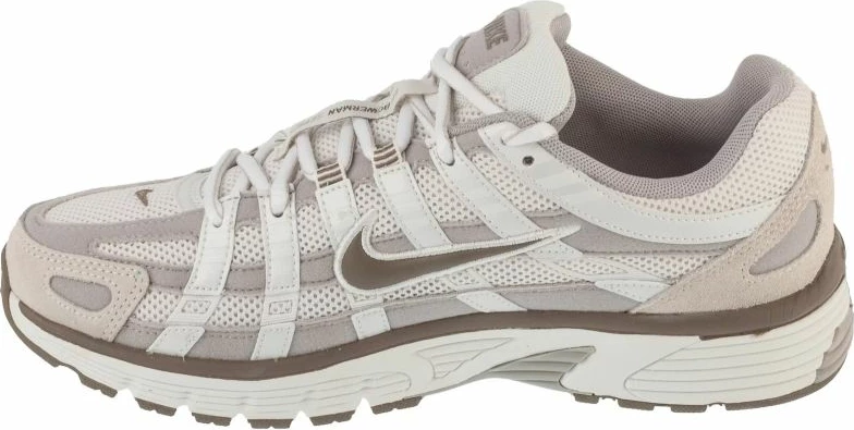 Atlete Nike, të bardha