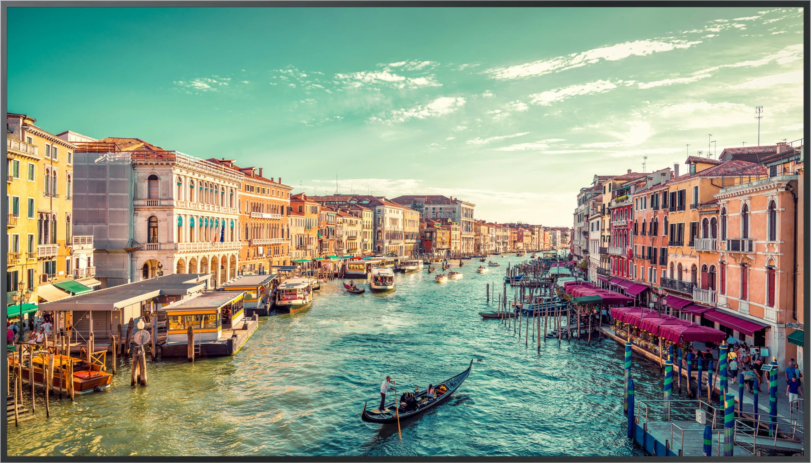 Ekran Samsung QB98T-B, 98", LCD, 4K Ultra HD, Wi-Fi, Charcoal Black