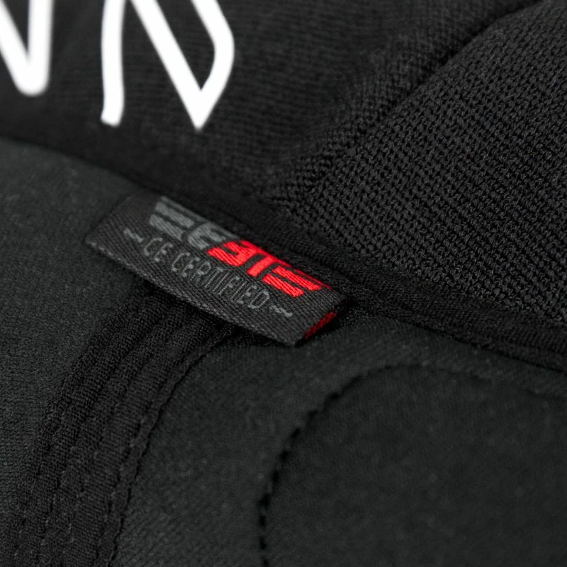 Mbrojtëse gjuri Kellys për të rritur, të zeza