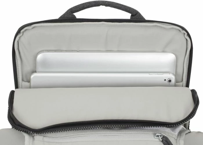 çantë shpine për laptop RIVACASE 8861 15.6\" e zezë