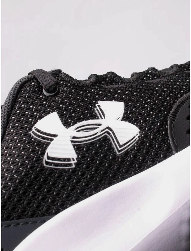 Atlete për femra Under Armour, të zeza