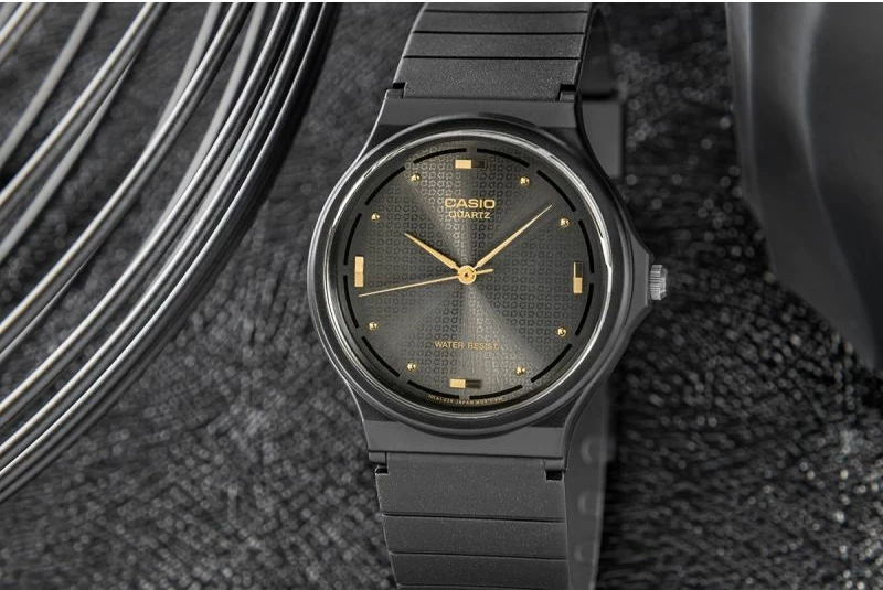 Orë dore për femra Casio, e zezë