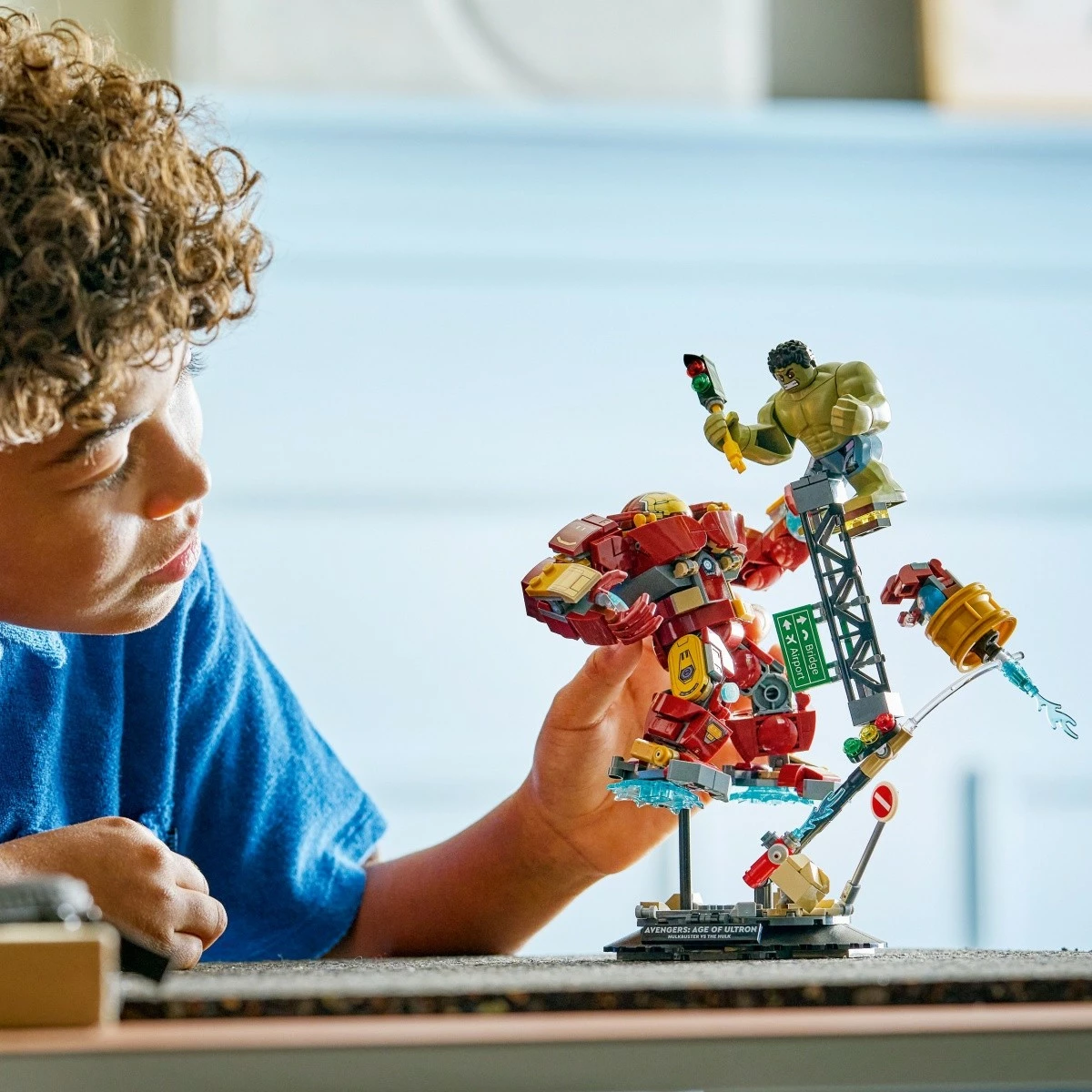 Set ndërtimi LEGO 76343 Marvel Super Heroes Epic Battle: Hulkbuster vs Hulk, 413 pjesë, 9+ vjeç