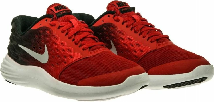 Atlete Nike femra, shumëngjyrëshe