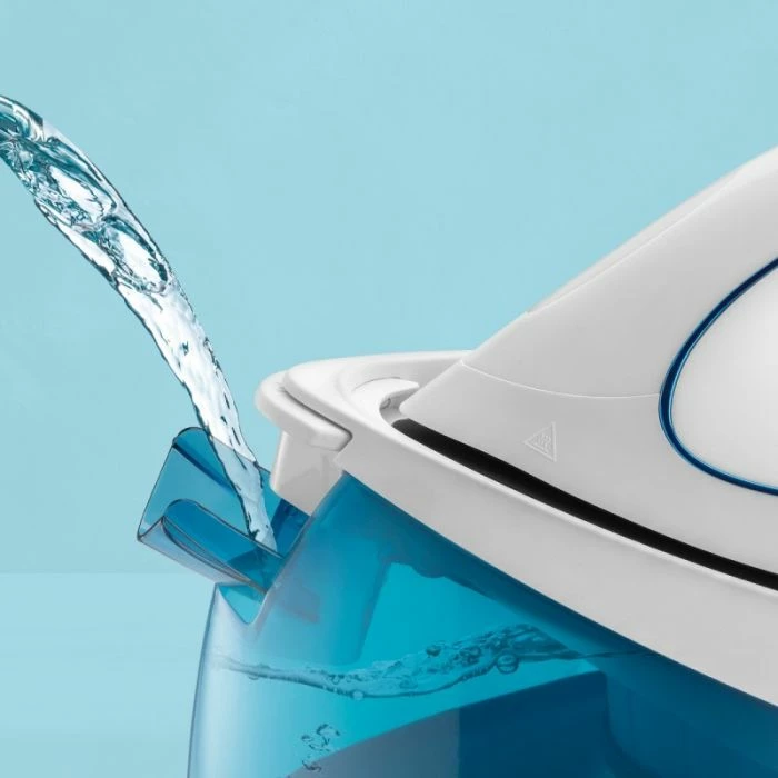 Stacion hekurosjeje me avull UFESA Aqua Steam MPN 80205362 2400W, 6 bar, rezervuar 1.5L, blu/bardhë