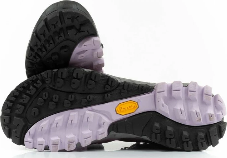 Çizme Aku femra, vjollcë