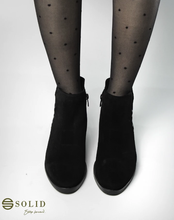 Qizme për femra Solid, të zeza