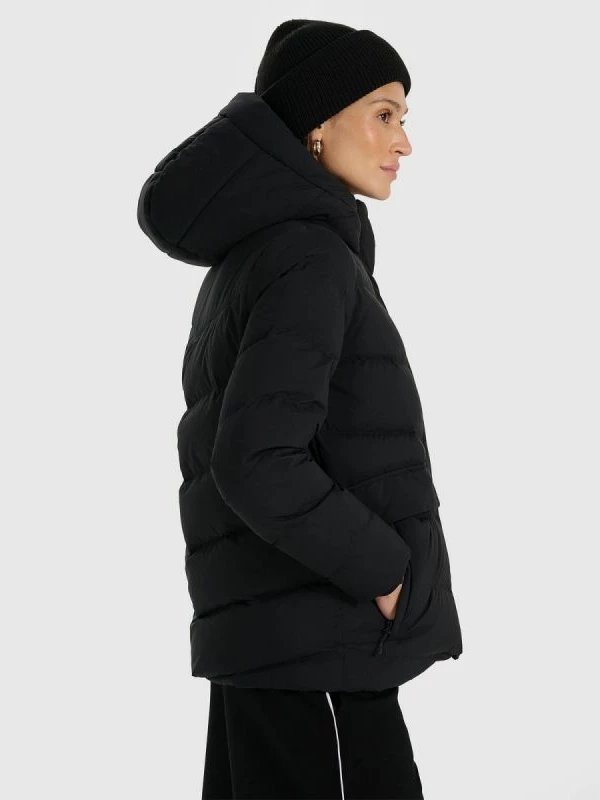 Jakne per femra 4F, e zeze