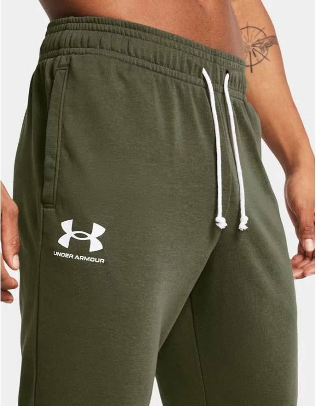 Pantallona sportive për meshkuj Under Armour, të gjelbra