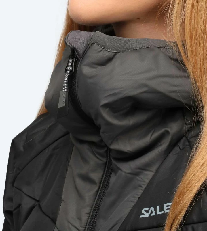 Jakne Salewa për femra, të zeza