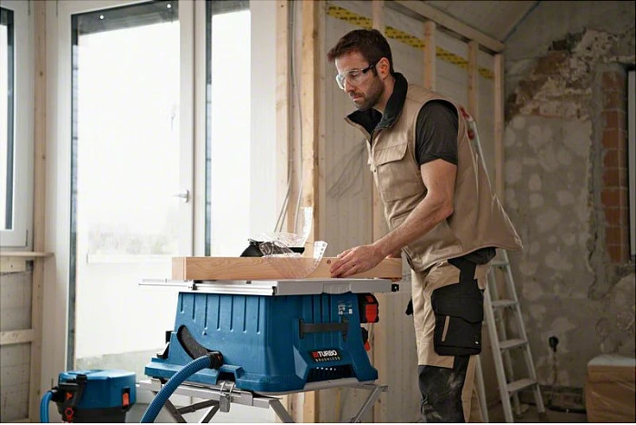 Sharrë tavoline Bosch GTS 18V-216 Professional, 216mm, pa furça, me bateri, blu