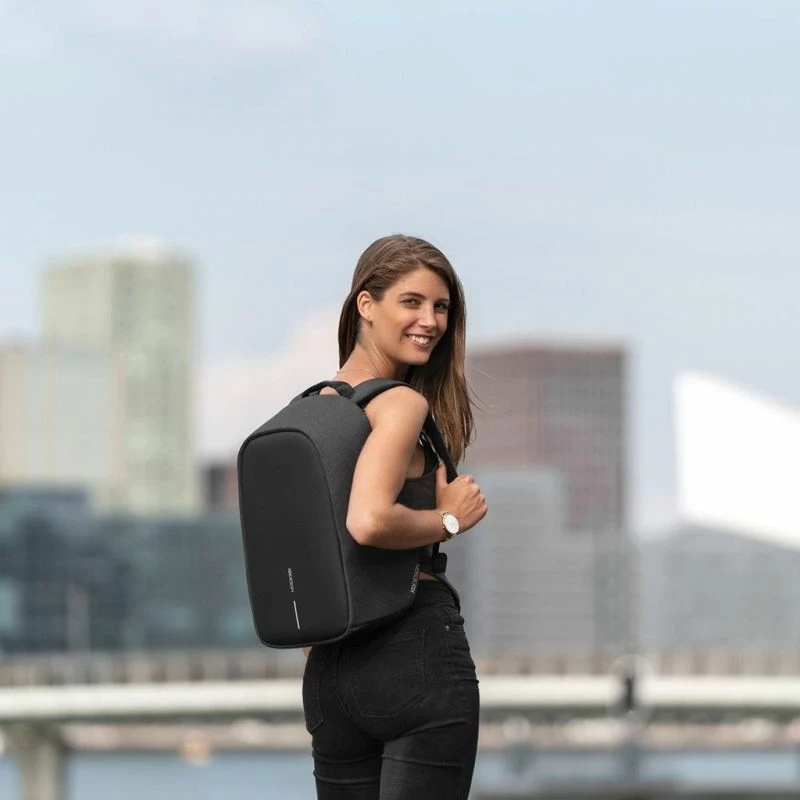 Çantë shpine për femra Yakimasport, e zezë