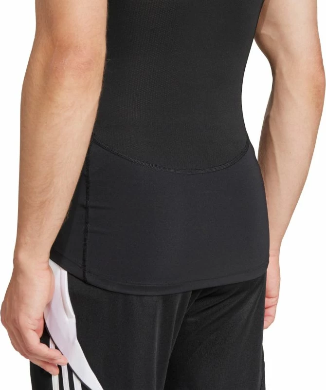 Maicë për meshkuj adidas, e zezë