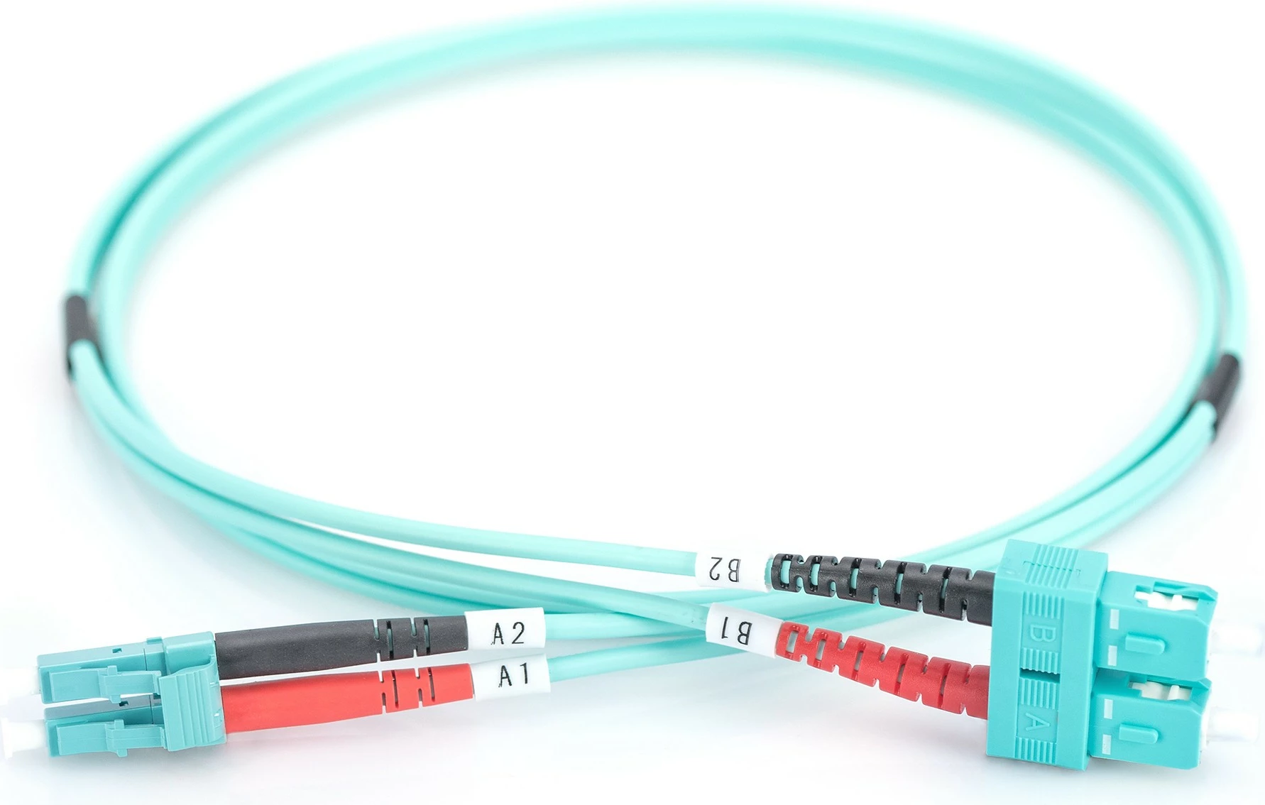 Kabllo optik Digitus Patchkabel LC në SC, 2m, OM3, aqua