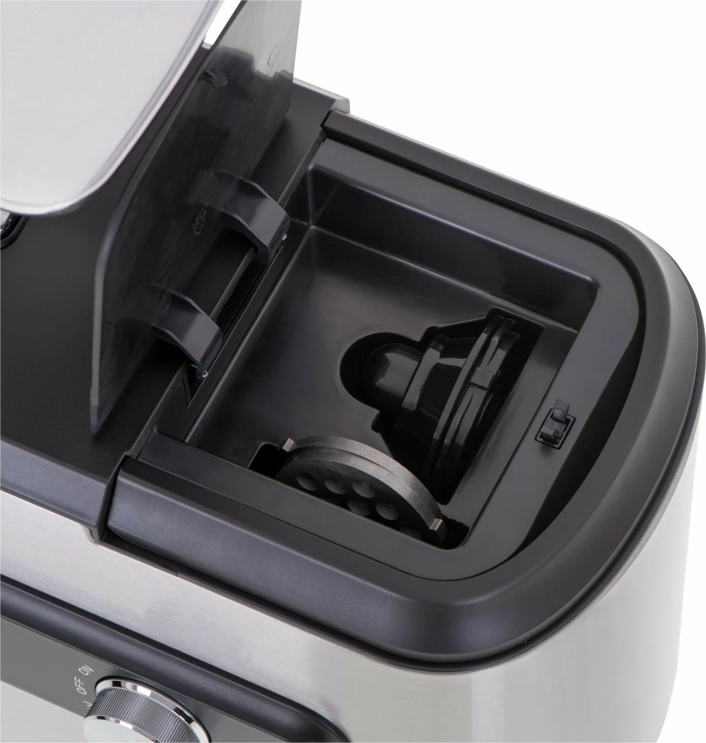 Makinë mishi Adler AD 4813, e zezë-argjendtë