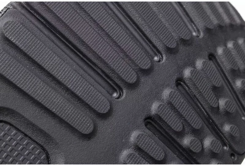 Atlete për femra Under Armour, të zeza