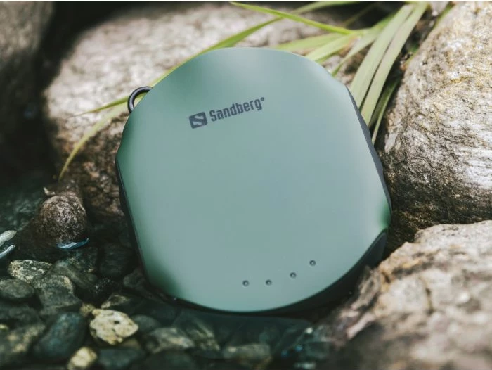 Powerbank Sandberg Survivor 420-60 10000 mAh (37 Wh) IPX6 me dritë LED dhe busullë, e gjelbër/zezë, me kabllo microUSB 30 cm + karabinë