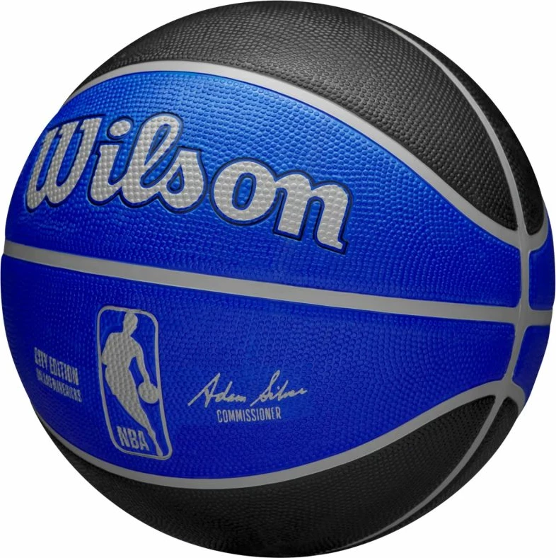 Top basketbolli Wilson, i zi dhe i kaltër
