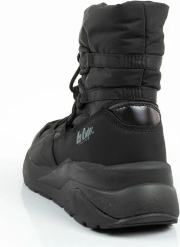 Atlete femra Lee Cooper, të zeza