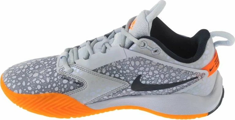 Atlete Nike, të bardha