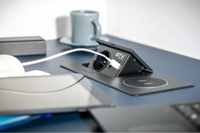 Prizë e integrume GTV AVARO PLUS, 1x 230V/16A, USB-A + USB-C, karikim wireless Qi, e zezë