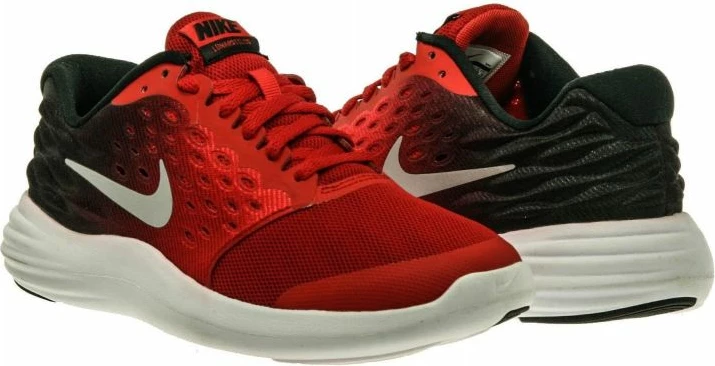 Atlete Nike femra, shumëngjyrëshe