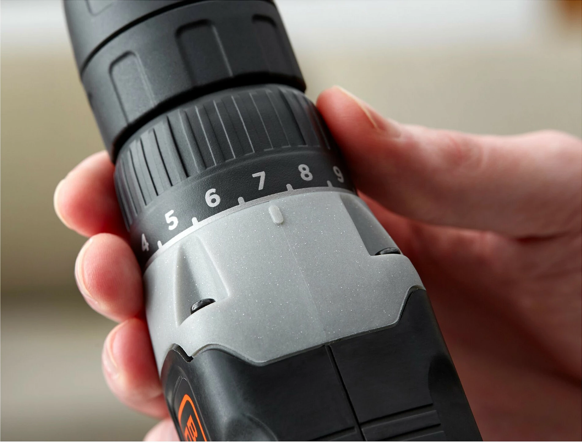 Shpues pistol Black & Decker BCD001C1-QW, 18V, Li-Ion, zi/kuqe