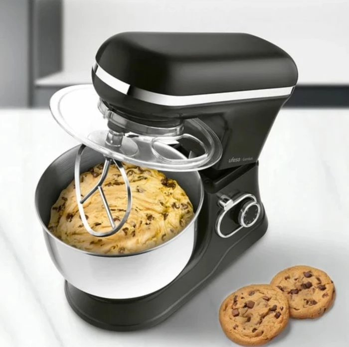 Robot kuzhine UFESA Genius 70305937 1200W, enë inox 5L, 6 shpejtësi + Pulse, 3 shtojca, i zi/argjendtë