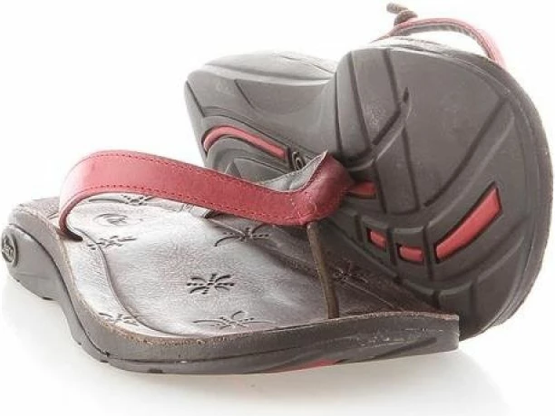 Atlete për femra Chaco Locavore, të kuqe