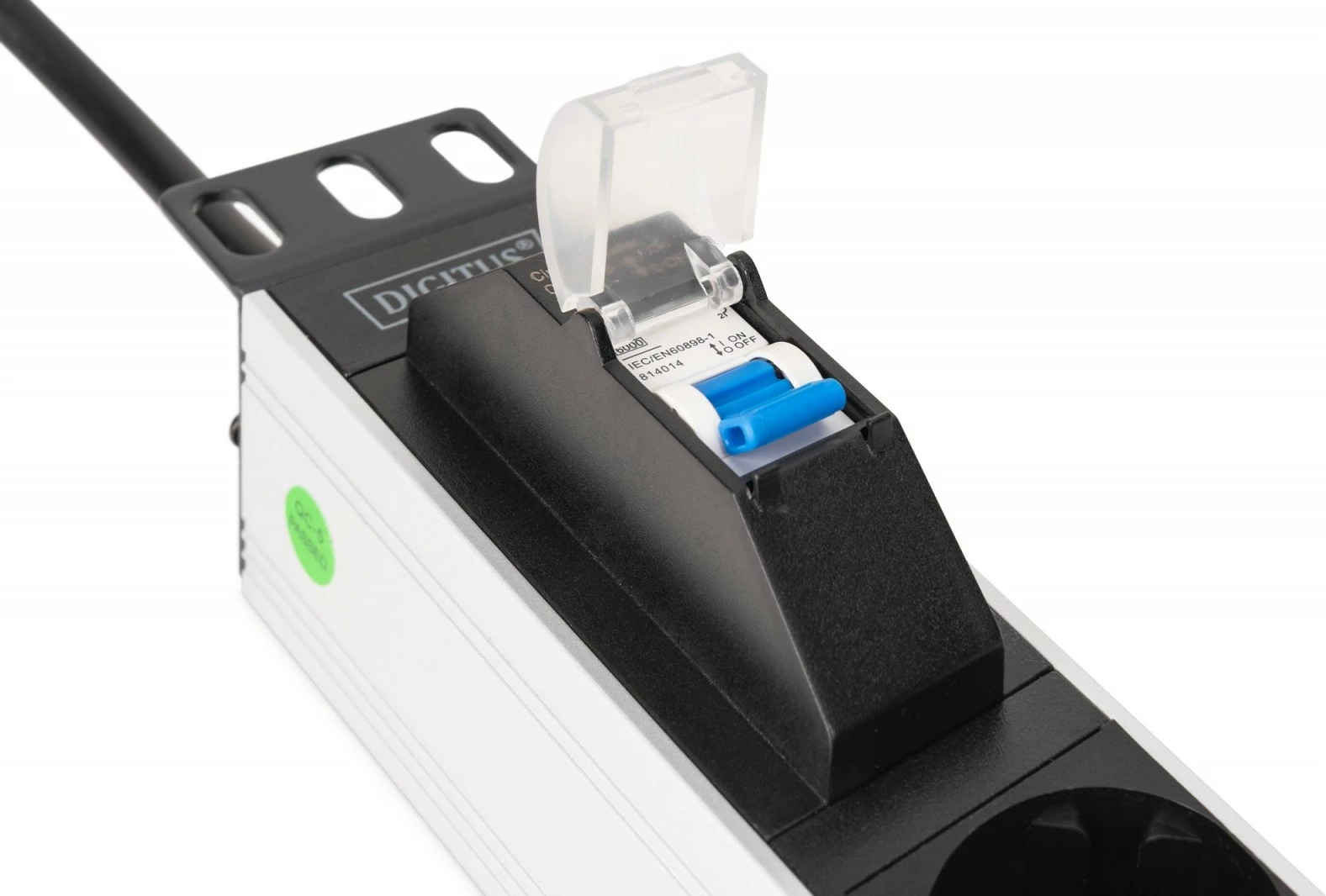 Shirit rryme PDU rack 19", Digitus DN-95439, 7 Schuko, ndërprerës tip C 16A, kabllo 1.8 m CEE 7/7, 4000 W, alumin, zi/argjend