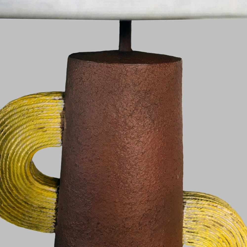 Llambë tavoline HATCUS, polirezine bezhë, stofë e bardhë, 30.7x30.7x52.5cm