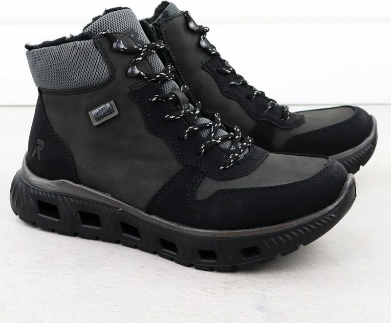 Çizme Rieker për femra, të zeza