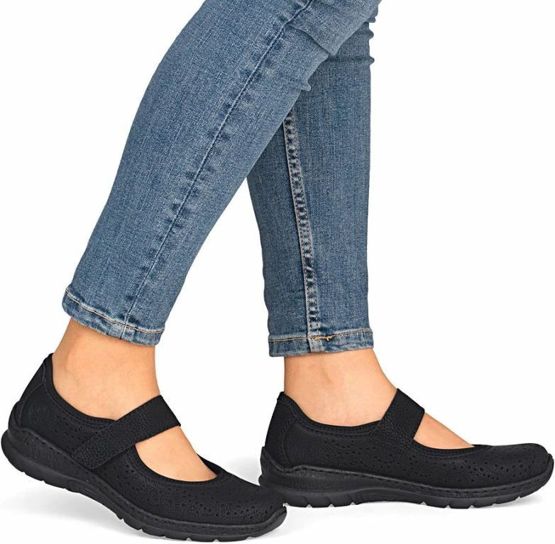 Këpucë Rieker për femra, të zeza