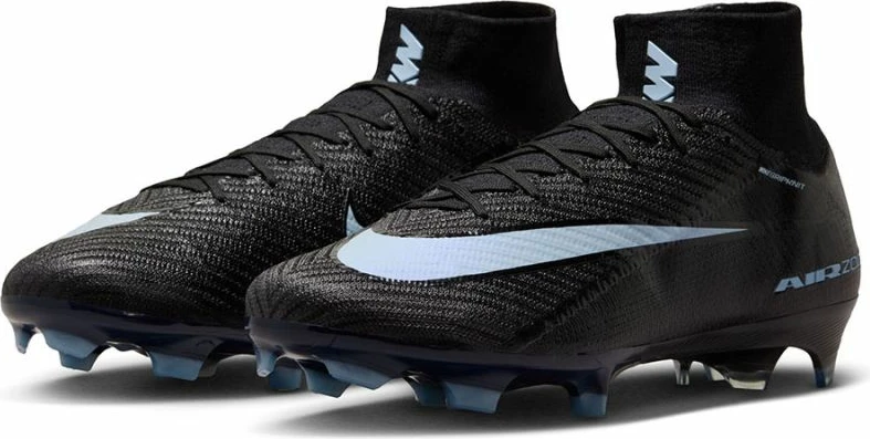 Atlete futbolli Nike, të zeza