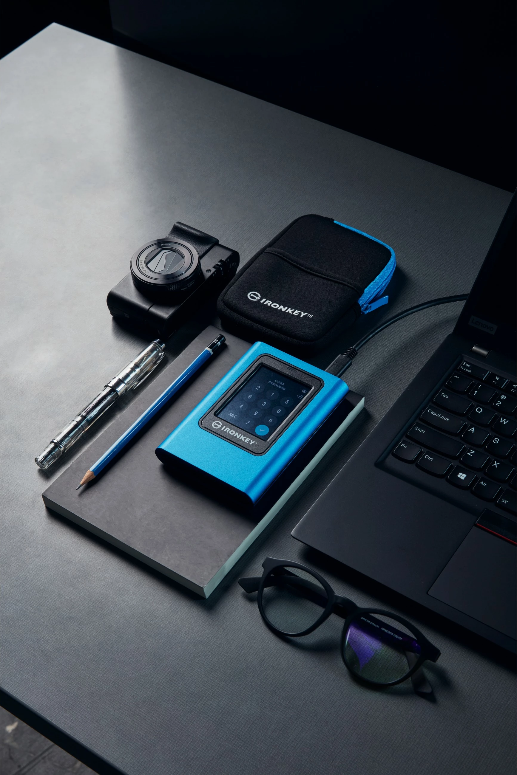 SSD i jashtëm Kingston IronKey Vault Privacy 80, 3.84 TB, Blue