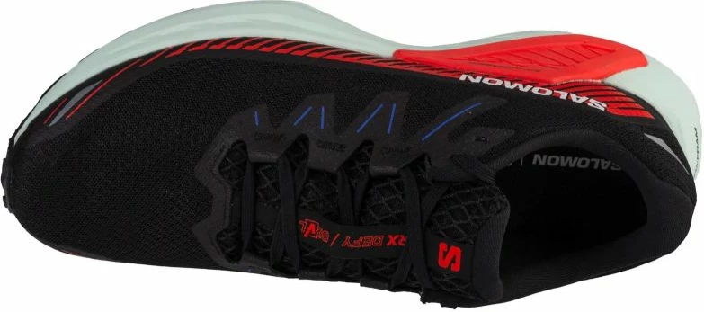 Atlete për meshkuj Salomon, të zeza dhe të kuqe