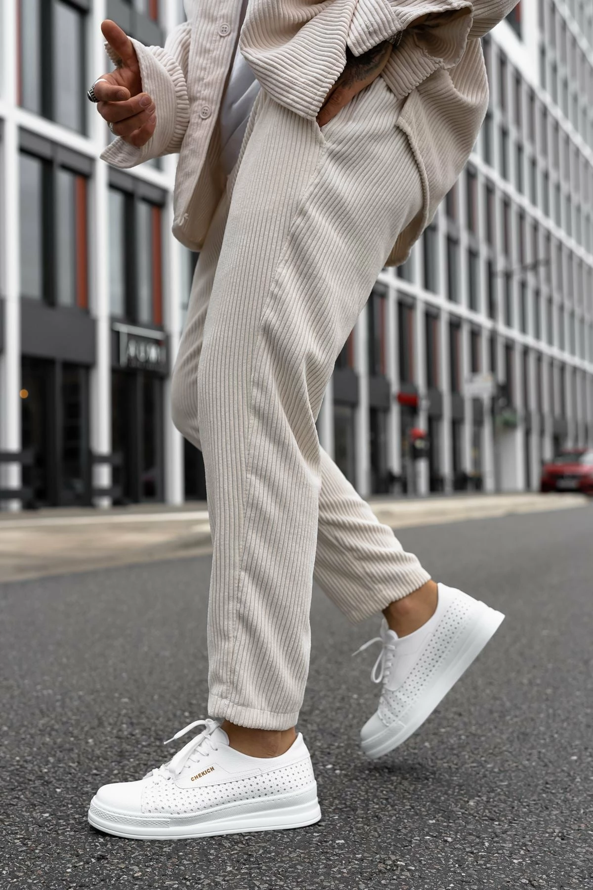 Atlete për meshkuj, Chekich 043 CBT