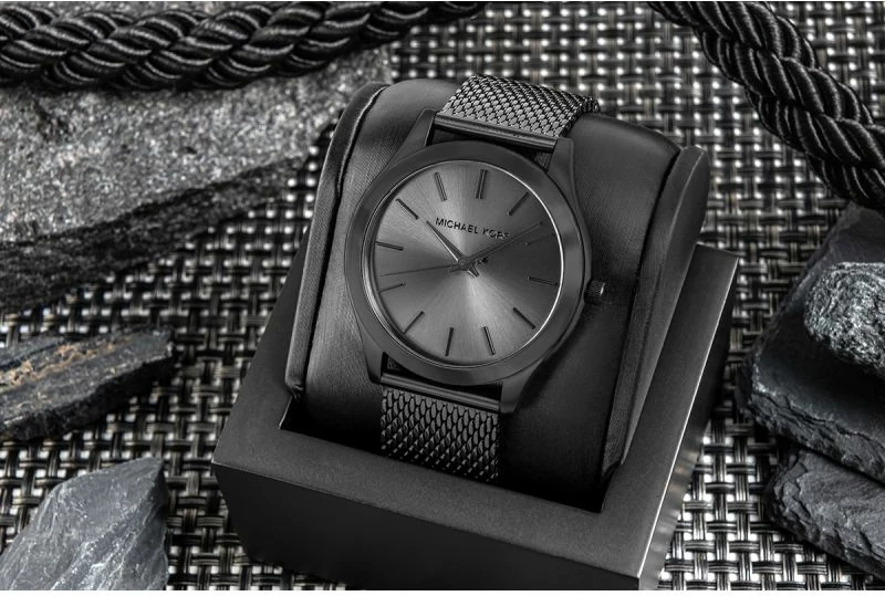 Orë dore dhe portofol kartelash Michael Kors për meshkuj, të zeza