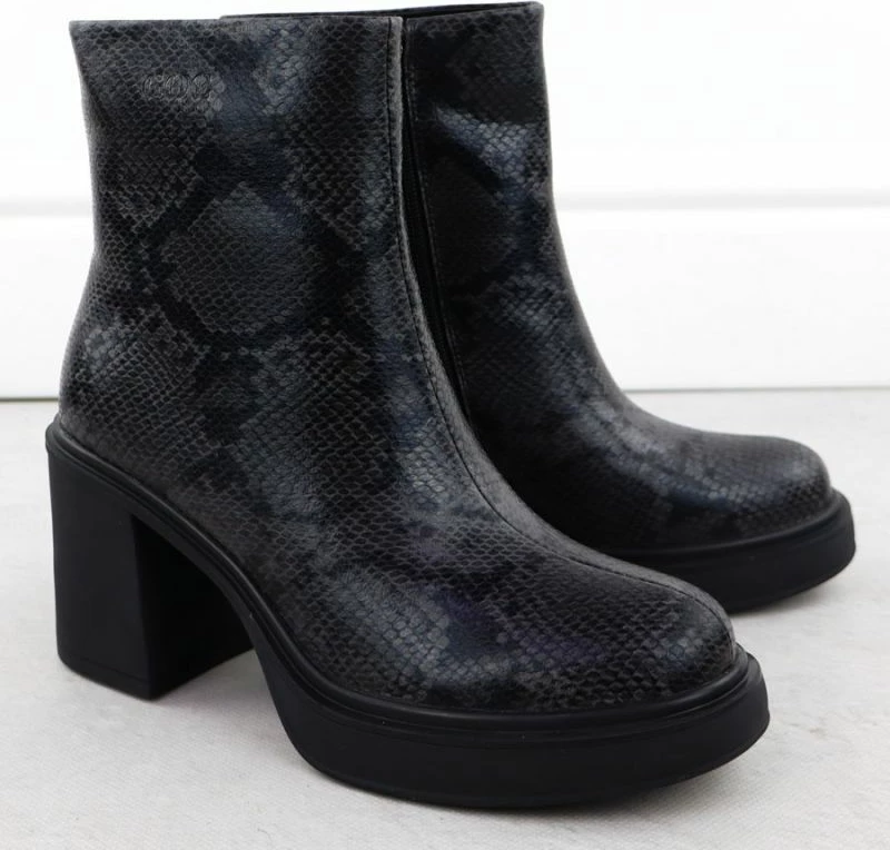 Çizme lëkure femra Goe SS2N4152, të zeza