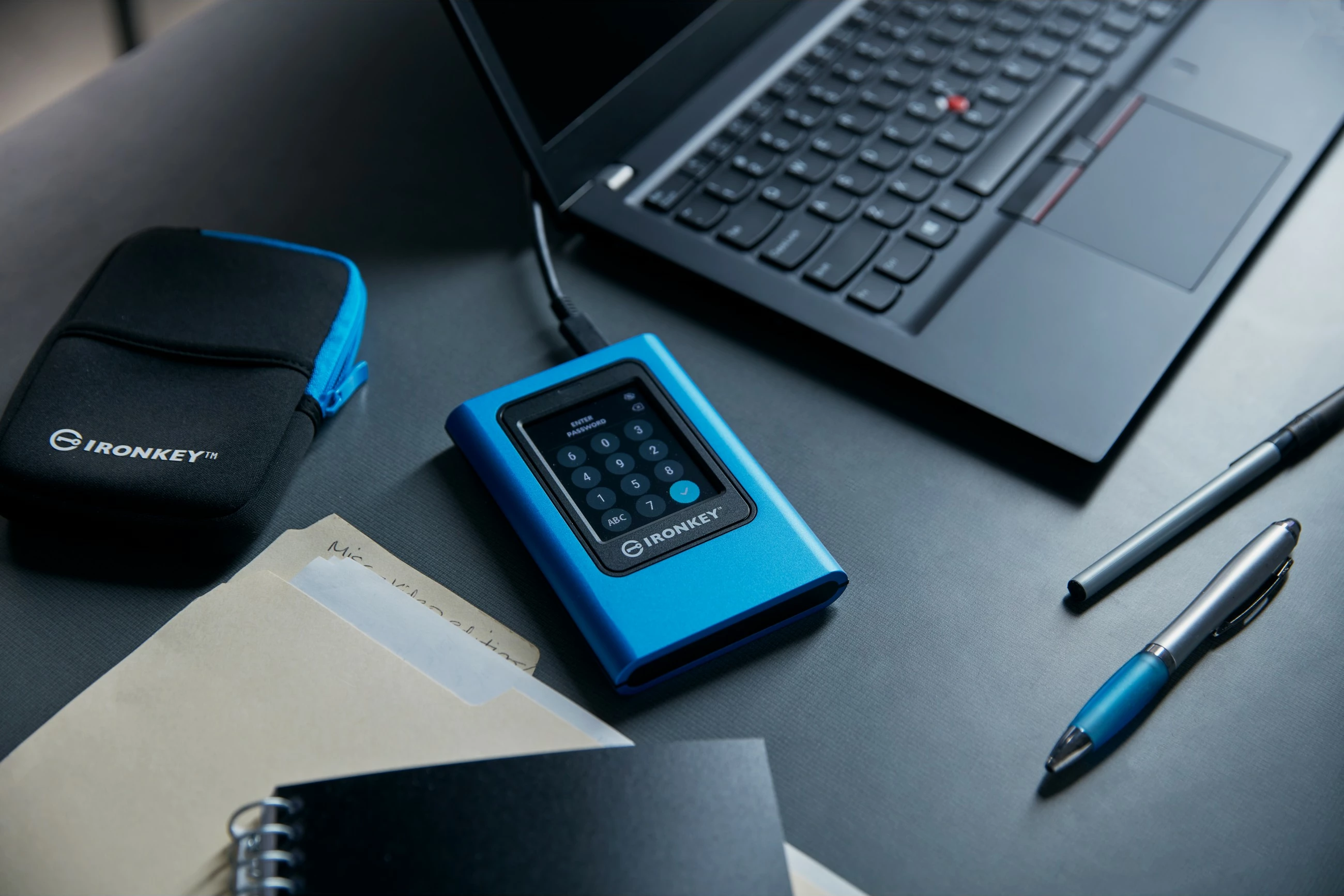 SSD i jashtëm Kingston IronKey Vault Privacy 80, 3.84 TB, Blue