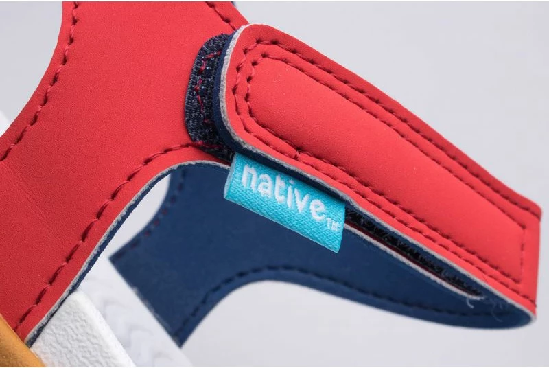 Atlete për fëmijë Native, të kuqe