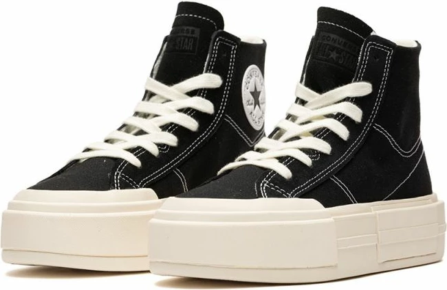 Atlete të larta Converse për femra, të zeza