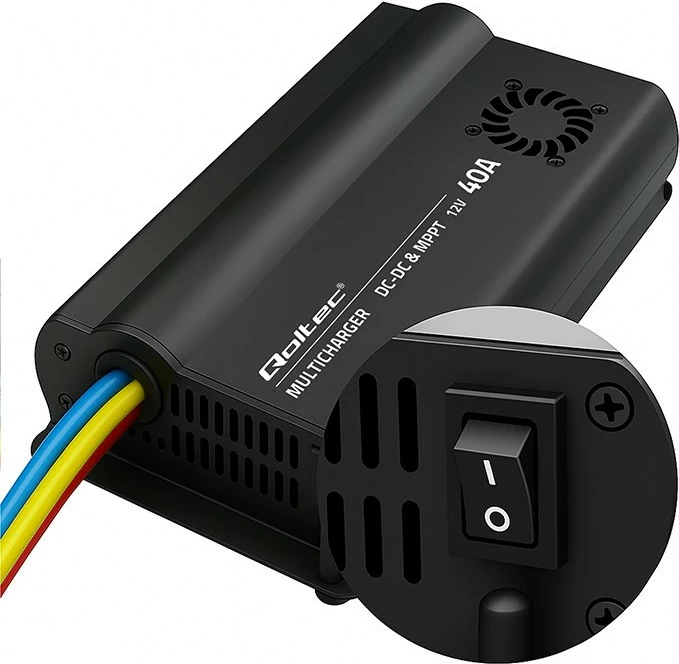 Karikues automatik DC-DC Qoltec 51921, 12V, 40A, me MPPT, për bateri LiFePO4 AGM GEL STD, Zi