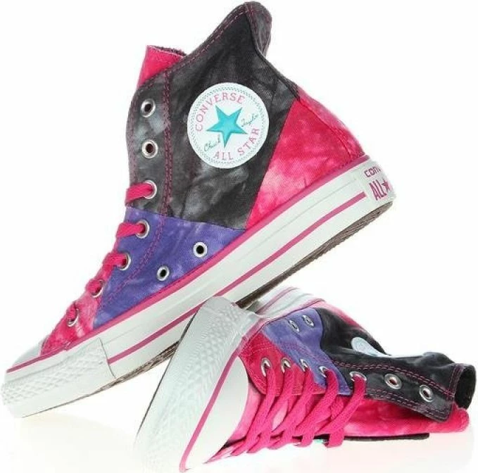 Atlete Converse femra, multipanel
