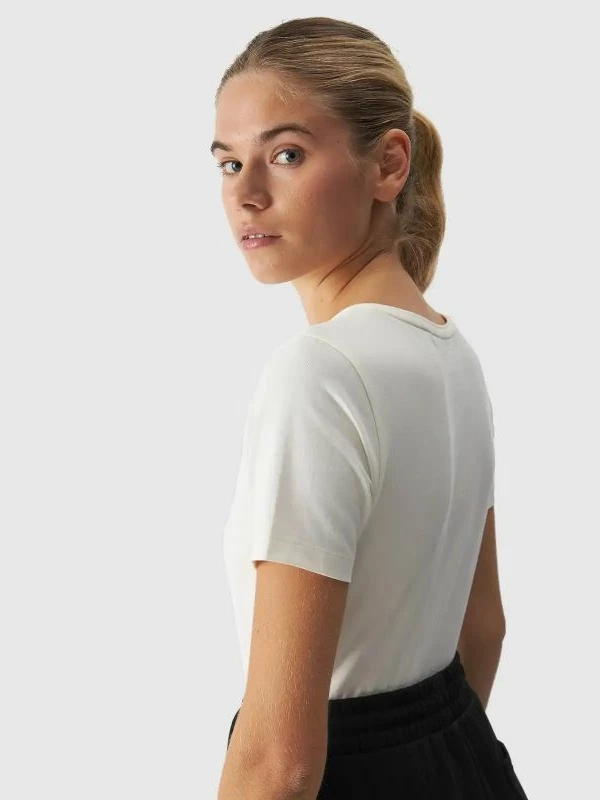 Maicë femra 4F, e bardhë